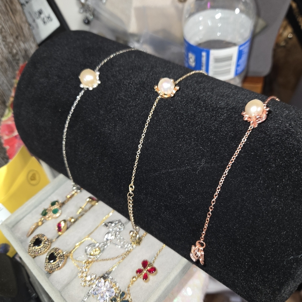 FLASH SALE ARTISAN BRACELETS Genuine Pearl CROWNS 4 MY QUEENS 👑 👸